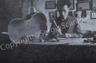 Anselmo Gotti in laboratorio