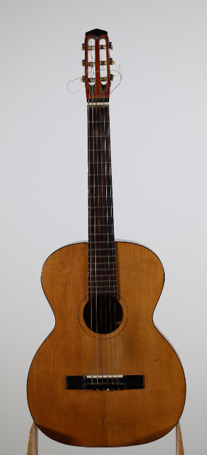 Gaetano Pareschi Guitar - Ferrara, 1954